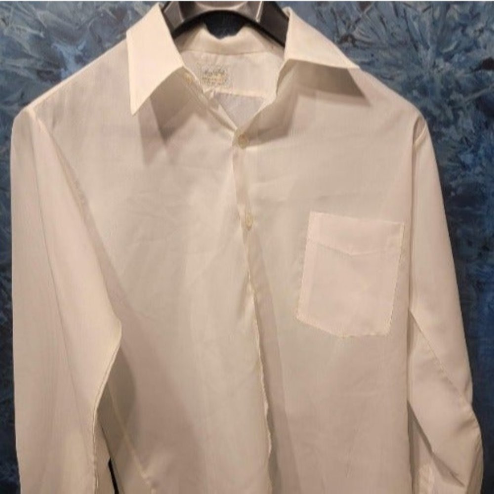 Manhattan Men's White Button-Up